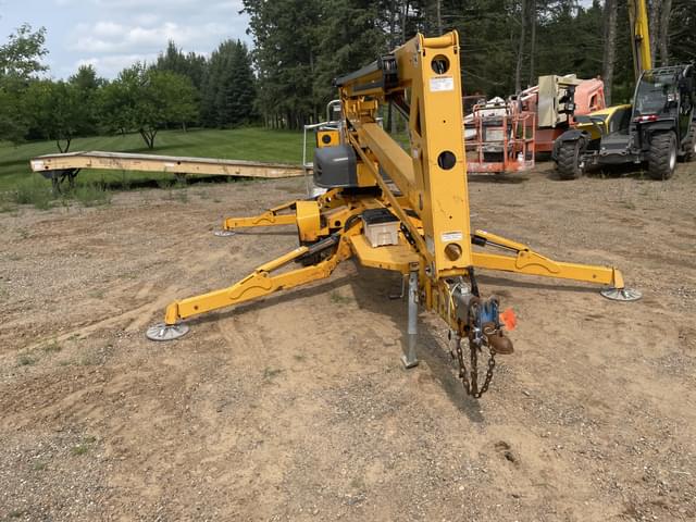 Image of Haulotte 4527A equipment image 2