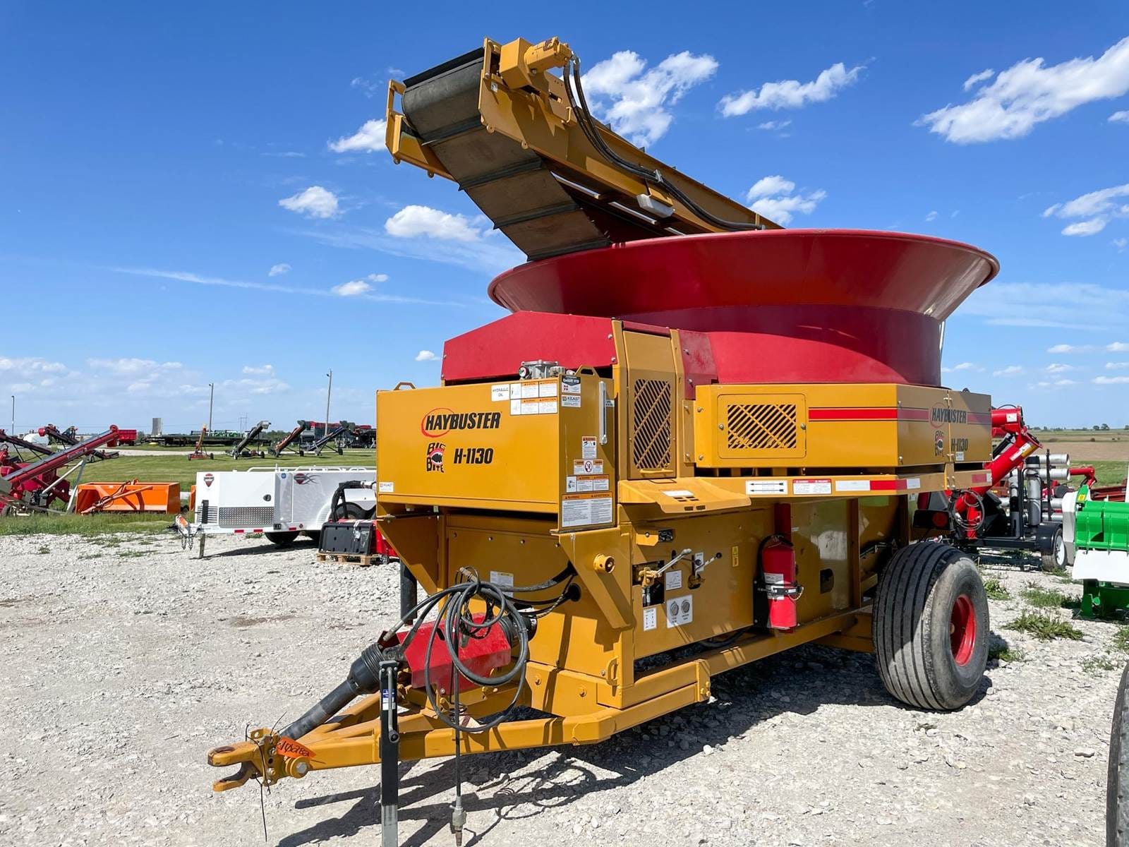 2014 Haybuster H-1130 Equipment Image0