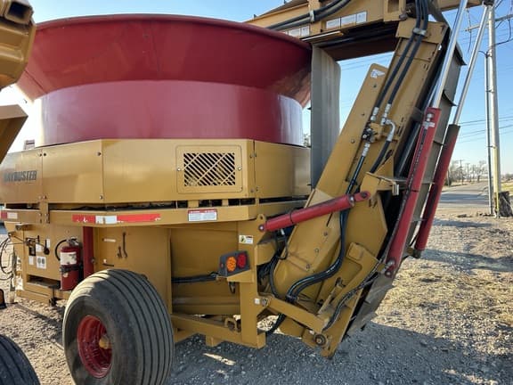 Image of Haybuster H-1130 equipment image 3