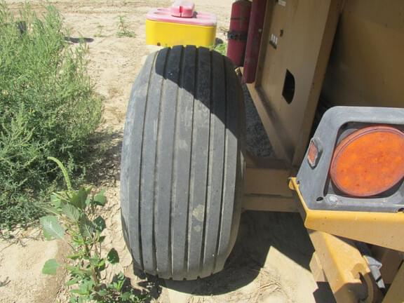 Image of Haybuster H-1130 equipment image 3
