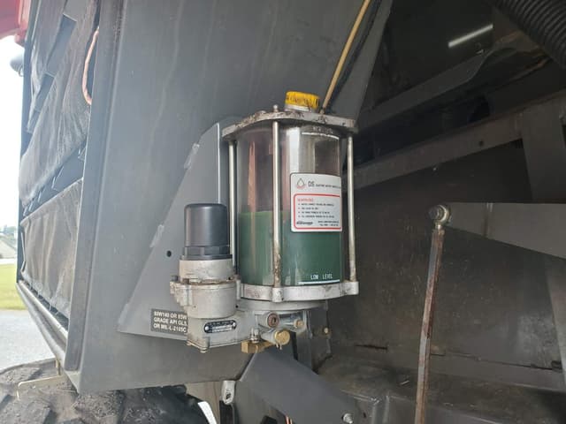 Image of Massey Ferguson Hesston 2290 equipment image 2