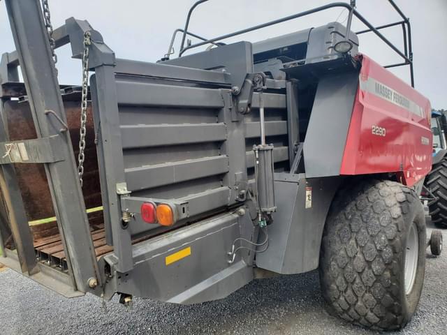 Image of Massey Ferguson Hesston 2290 equipment image 2