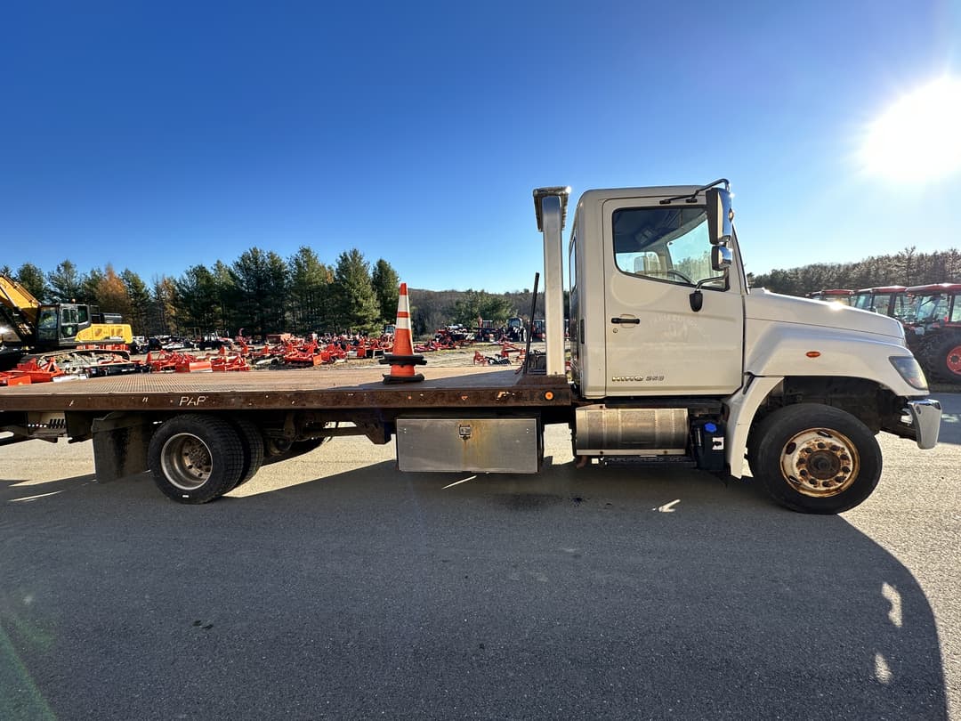 Image of Hino 258 Image 1