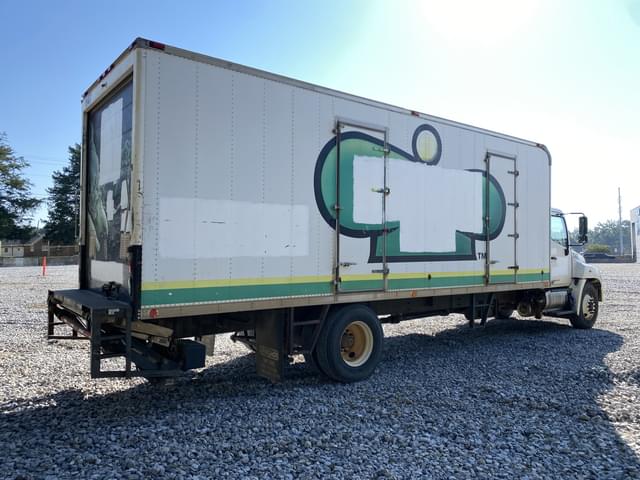 Image of Hino 268 equipment image 2