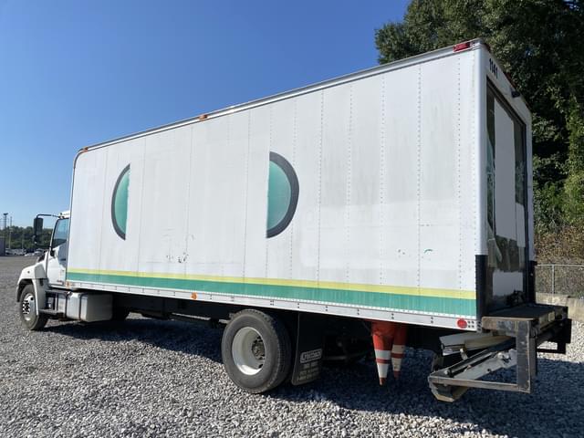 Image of Hino 268 equipment image 1