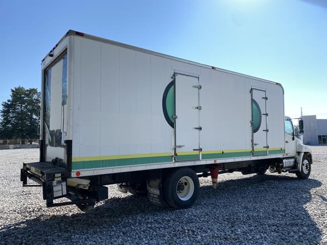 Image of Hino 268 equipment image 2