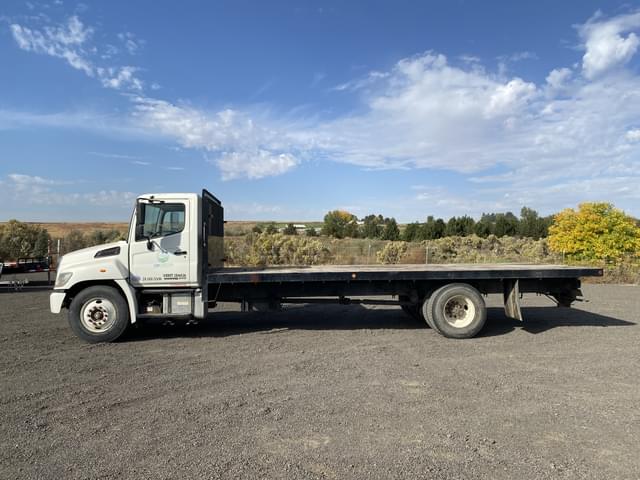 Image of Hino 268 equipment image 1