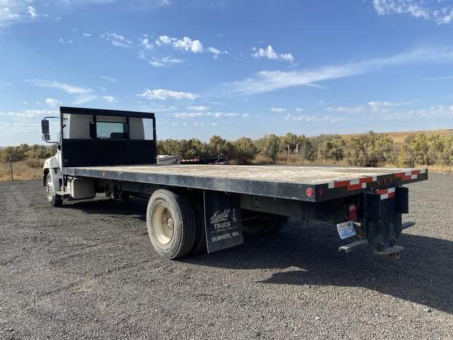 Image of Hino 268 equipment image 2