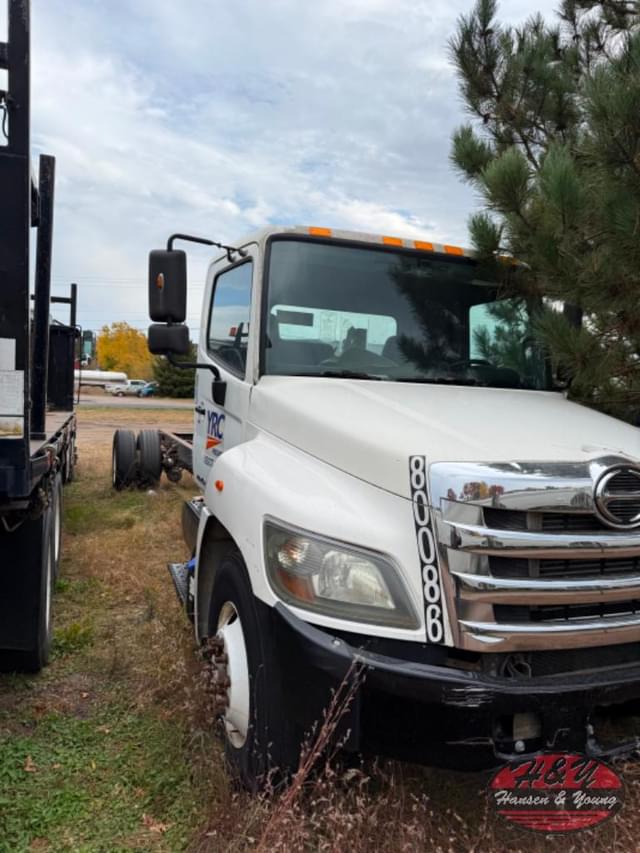 Image of Hino 268 equipment image 1