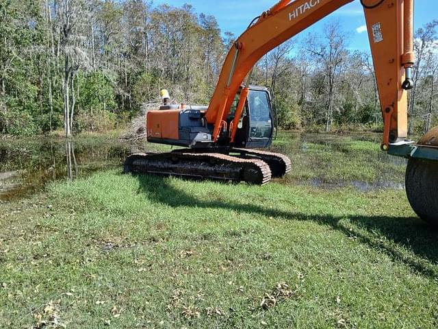 Image of Hitachi ZX210LC-5N equipment image 1