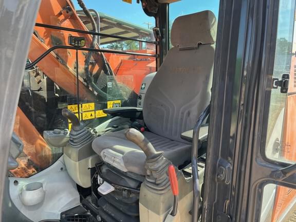 Image of Hitachi ZX225USLC equipment image 4