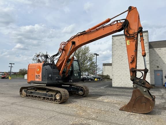 Image of Hitachi ZX225USLC equipment image 3