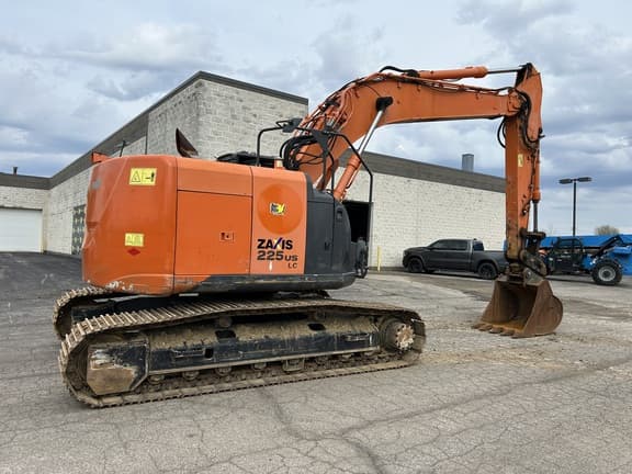 Image of Hitachi ZX225USLC equipment image 2