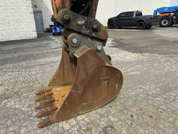 Image of Hitachi ZX225USLC equipment image 4