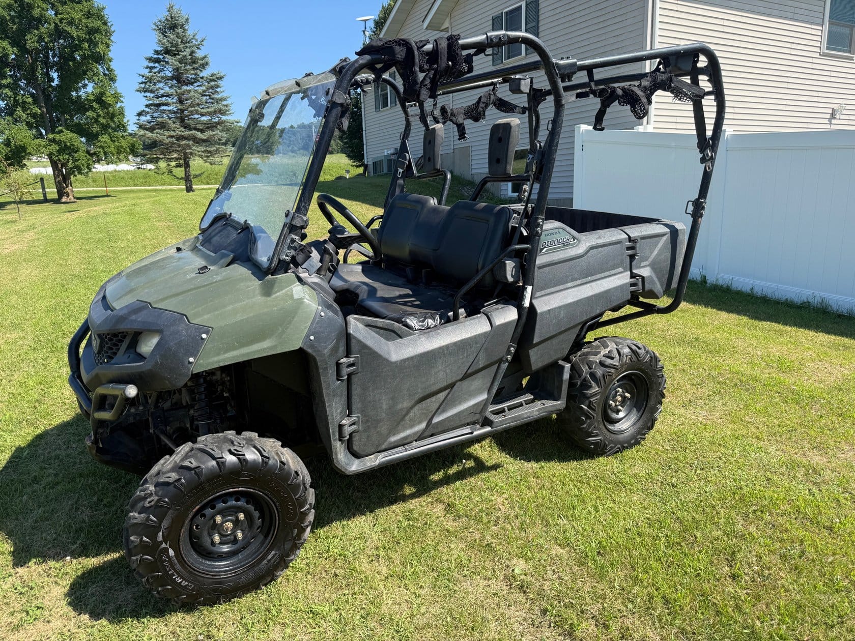 2014 Honda Pioneer 700-4 Equipment Image0