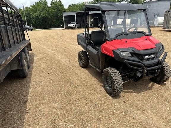 Image of Honda Pioneer 700 equipment image 2