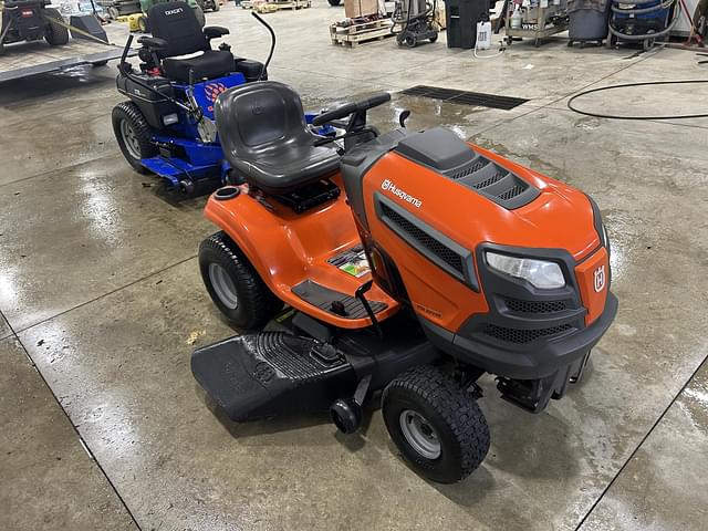 Image of Husqvarna YTH22V46 equipment image 2
