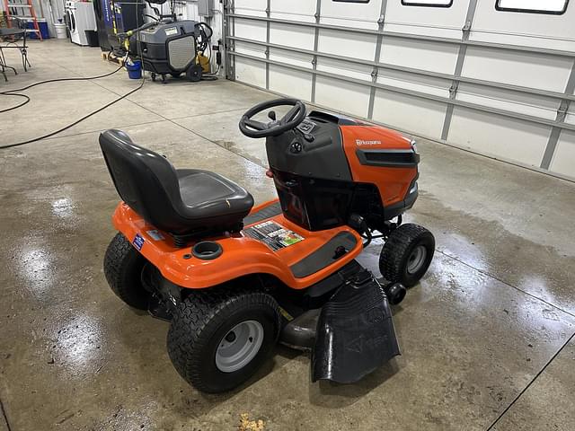 Image of Husqvarna YTH22V46 equipment image 3