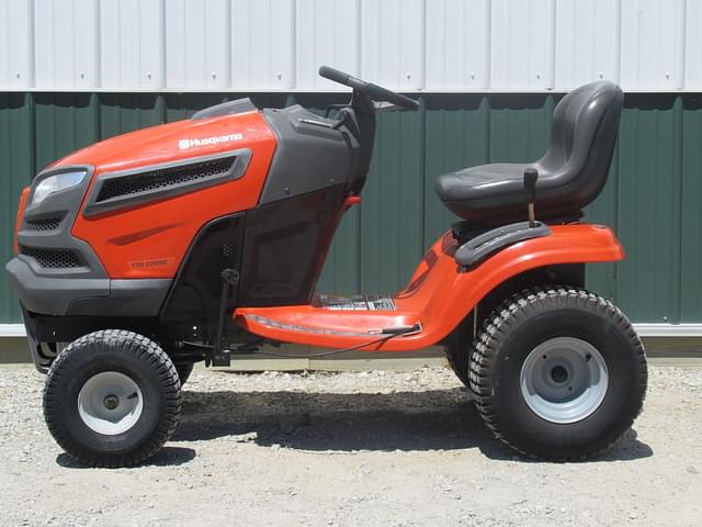 Image of Husqvarna YTH22V46 equipment image 1