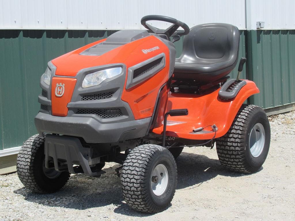 Image of Husqvarna YTH22V46 Primary image