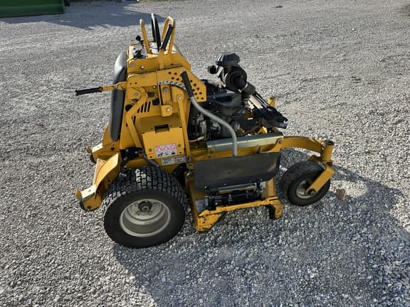 Image of Hustler Super S equipment image 4