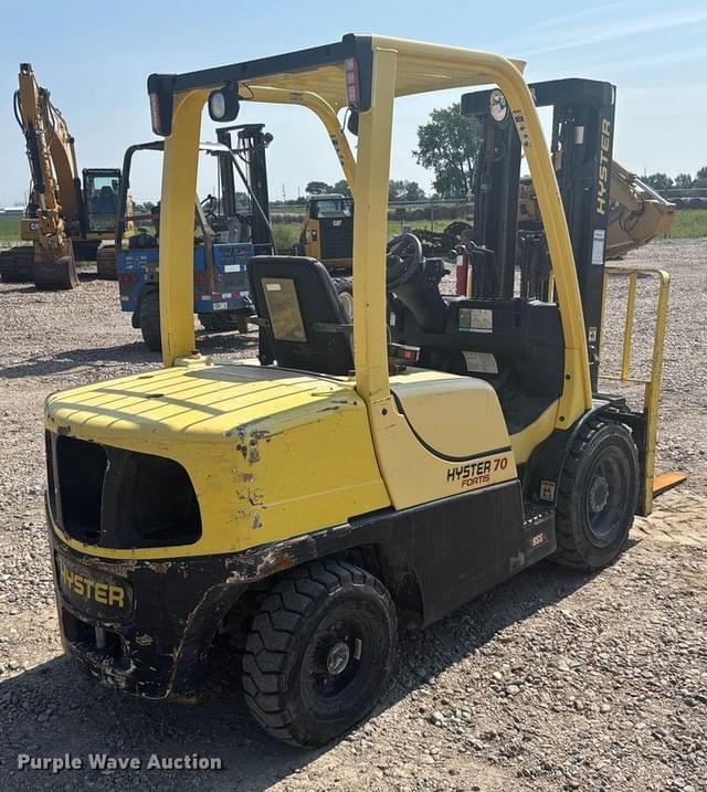 Image of Hyster 70  equipment image 4