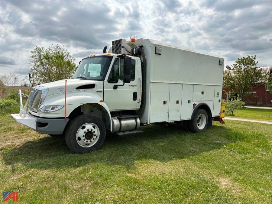 Main image International 4300