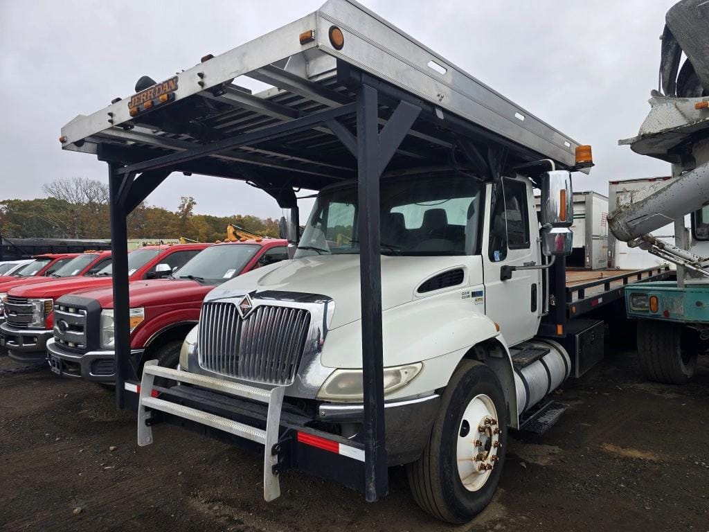 2014 International 4300 Equipment Image0