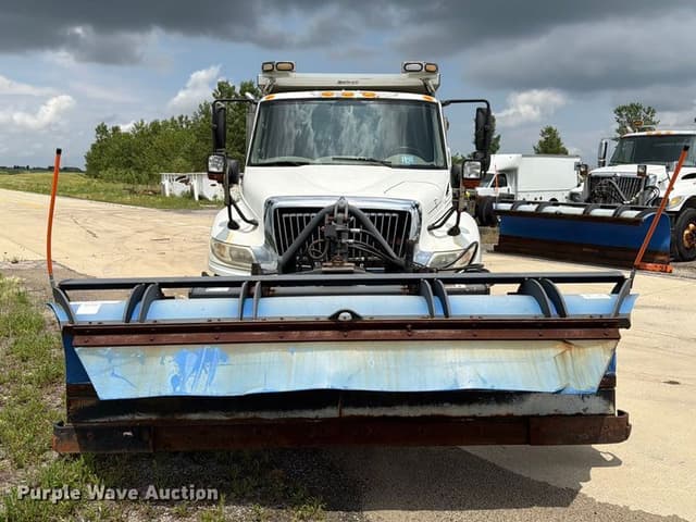 Image of International 4300 equipment image 1