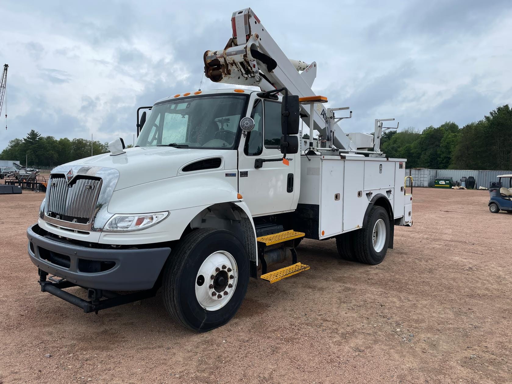 2014 International 4300 SBA Equipment Image0