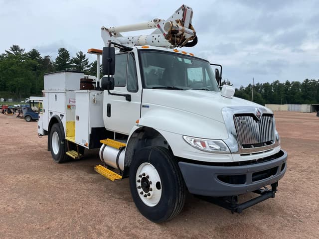 Image of International 4300 SBA equipment image 2
