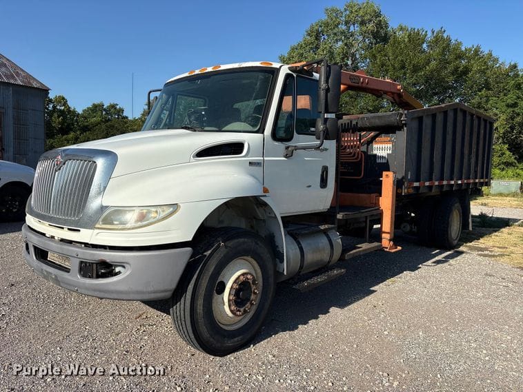 2014 International 4300 Equipment Image0