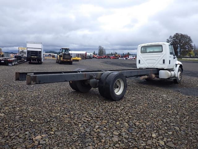 Image of International 4300 equipment image 4