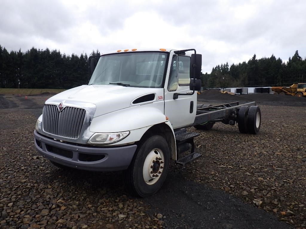 2014 International 4300 Equipment Image0