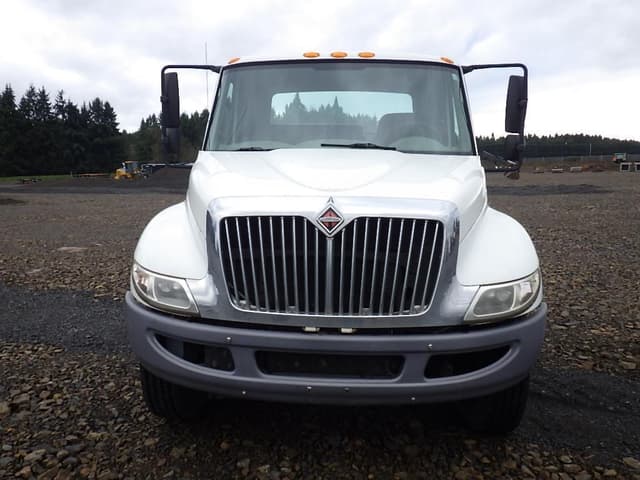 Image of International 4300 equipment image 1