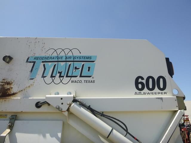 Image of International 4300 equipment image 4