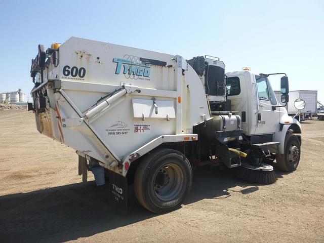 Image of International 4300 equipment image 2