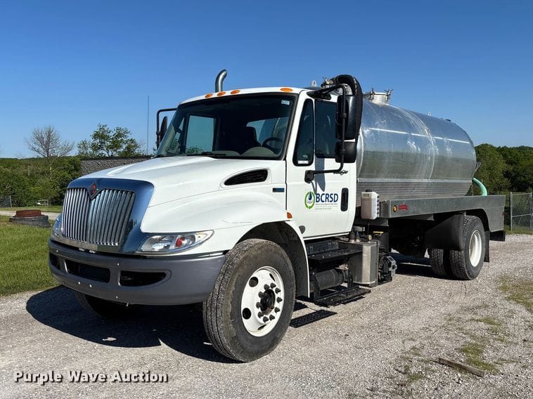2013 International 4300 Equipment Image0