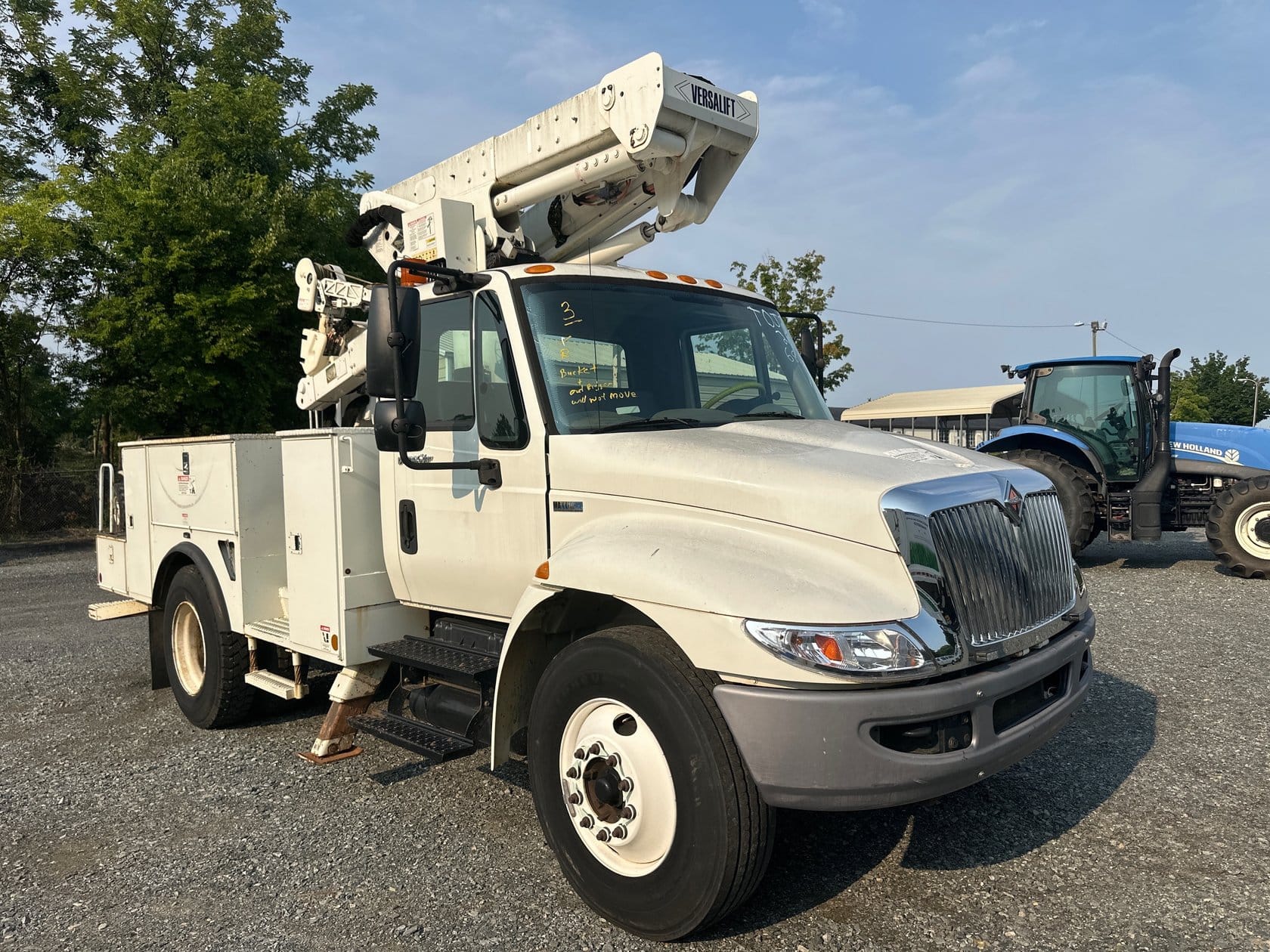 2014 International 4300 SBA Equipment Image0