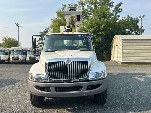 Image of International 4300 SBA equipment image 2