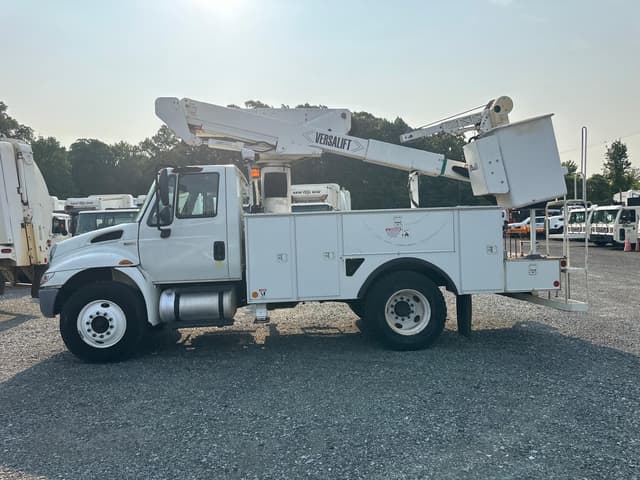 Image of International 4300 SBA equipment image 3