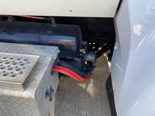 Image of International 5900i equipment image 4