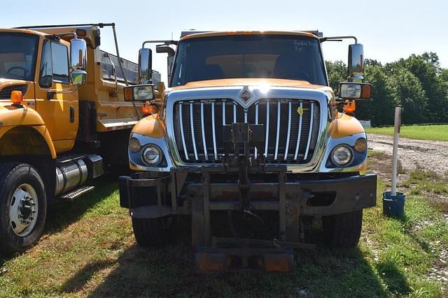 Image of International 7300 equipment image 1