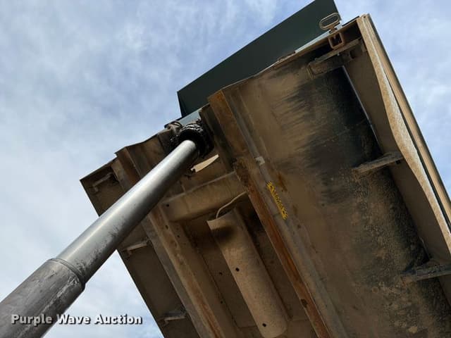 Image of International 7500 equipment image 4