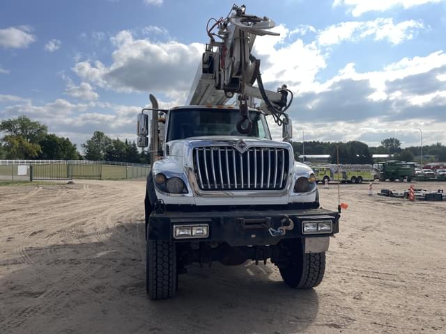 Image of International 7600 equipment image 4