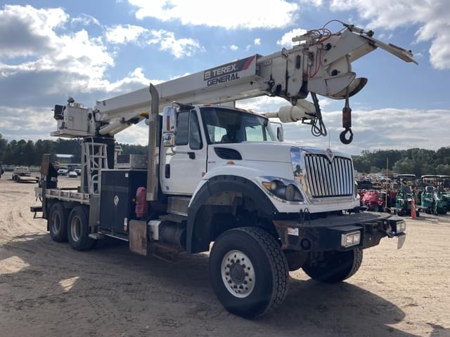 Image of International 7600 equipment image 3