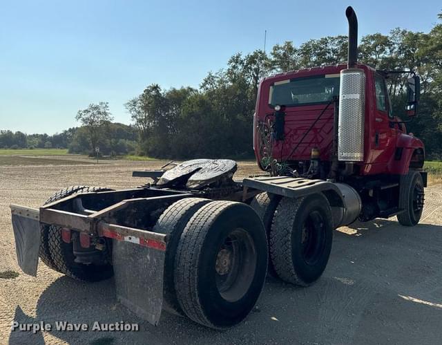 Image of International 7600 equipment image 4