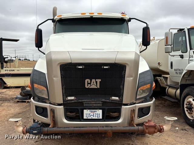 Image of Caterpillar CT660S equipment image 1