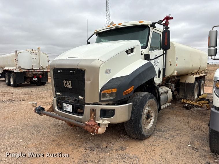 2014 Caterpillar CT660S Equipment Image0