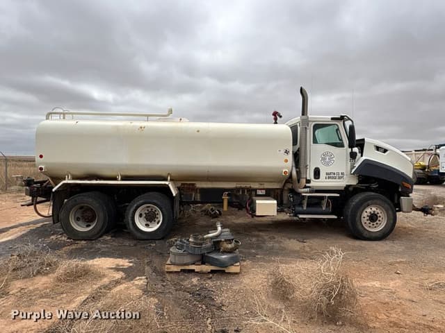 Image of Caterpillar CT660S equipment image 3